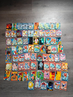 Noin 140kpl vanhoja Pokemon kortteja