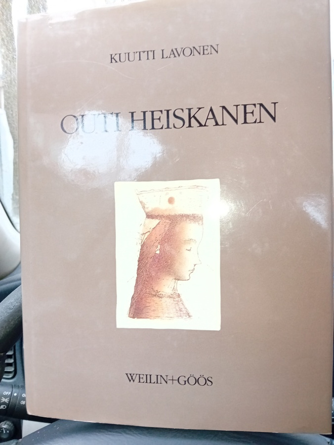 Kuutti Lavonen  : Outi Heiskanen  ( SIS POSTIKULU )