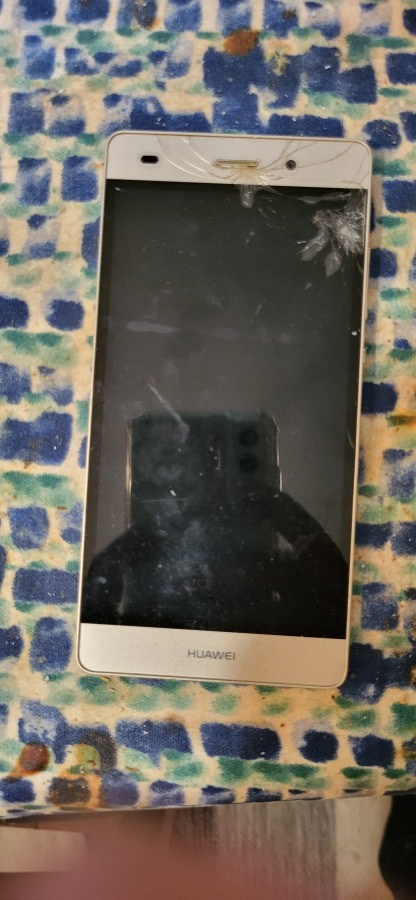 Model HUAWEI ALE-L21 älypuhelin varaosiksi