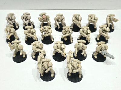 WH40K - 20kpl Space Marine figuureita (Rogue Trader) [K80]