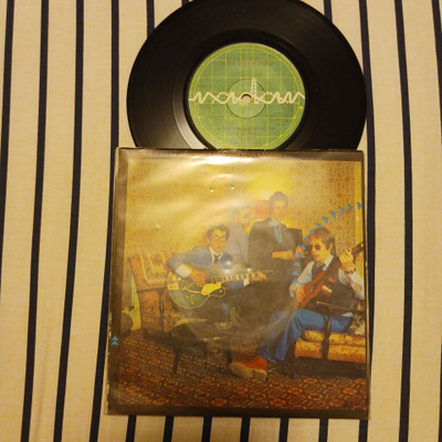 Elvis Costello & The Attractions – (I Don't Want To Go To) 7