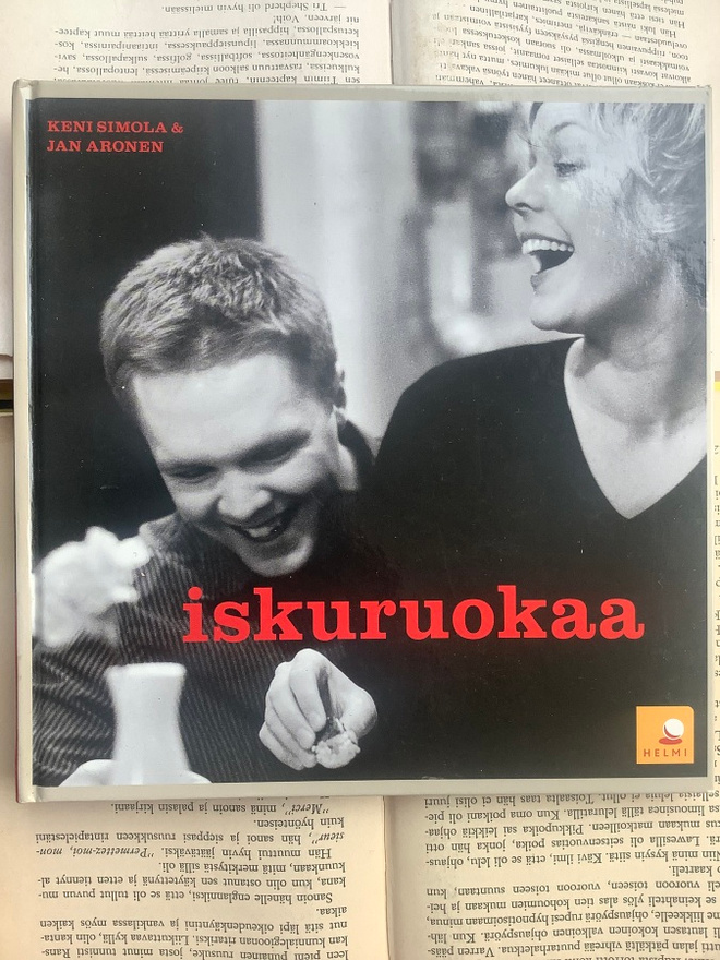 Keni Simola - Iskuruokaa (sid.)
