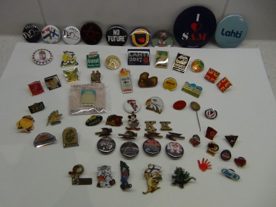 PINSSEJÄ 67 kpl mm:Superman,iron maiden,wilson,mika,black sa
