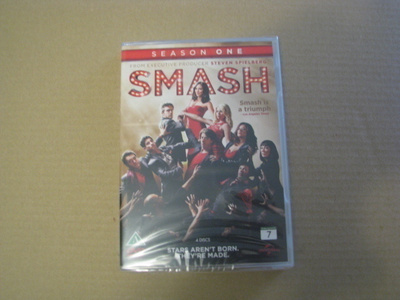 SMASH 1. tuotantokausi ( muoveissa )