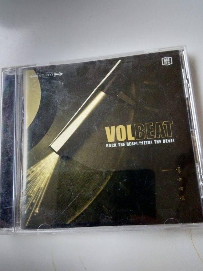 CD VOLBEAT: Rock the Rebel/Metal the Devil (Sis.postikulut )