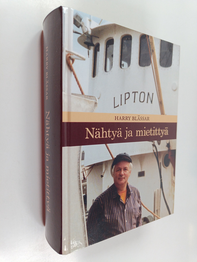 Harry Blässar : Nähtyä ja mietittyä (signeerattu, tekijän...