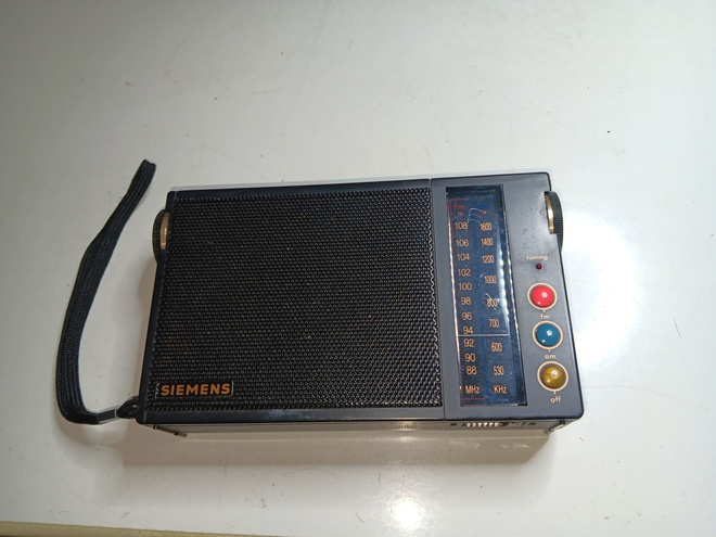 Matkaradio Siemens RK 615