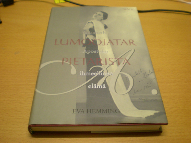 Eva Hemming: Lumoojatar Pietarista - Elisabeth Apostolin ihm