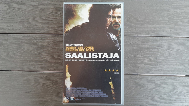 VHS: Saalistaja (Tommy Lee Jones, Benico del Toro 2002)
