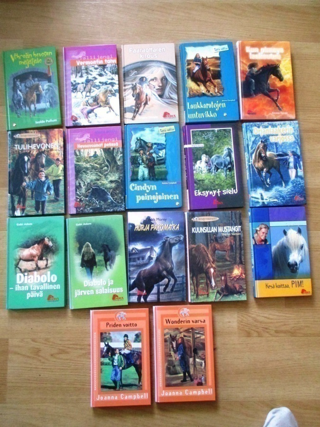 Nuortenkirjoja / hevoskirjoja 2.50€ kpl