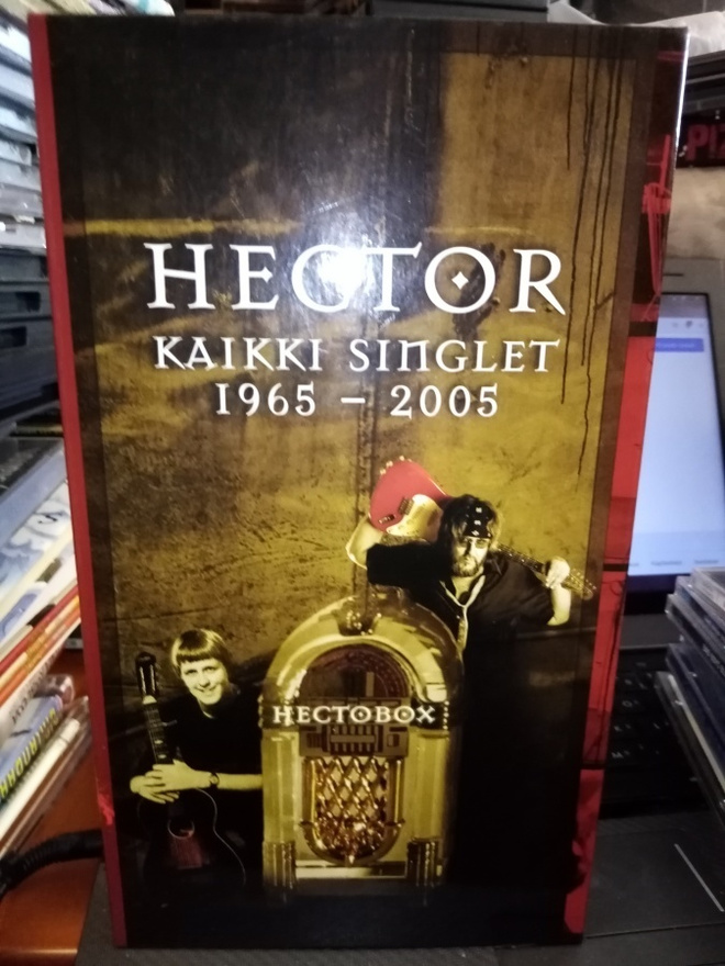6CD HECTOBOX KAIKKI SINGLET 1965-2005 ( SIS POSTIKULU )