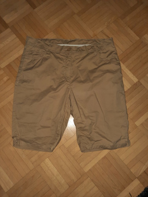 Shortsit koko M/L