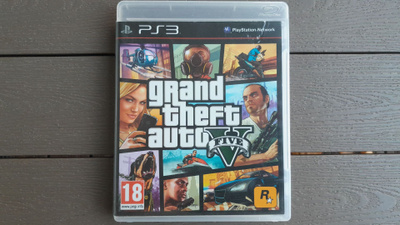 PS3: Grand Theft Auto GTA V Five peli (2013)