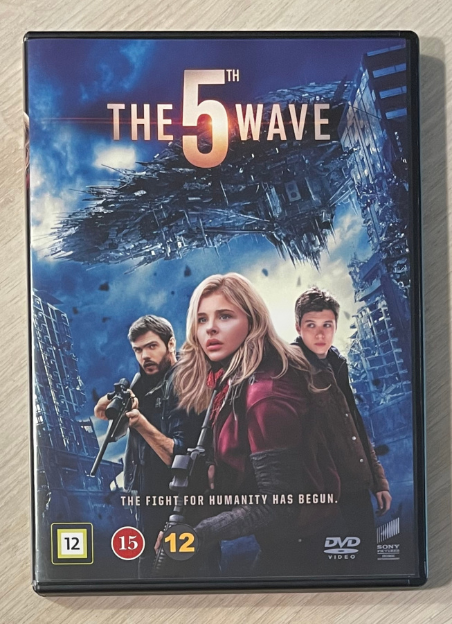Viides aalto (2016) Chloë Grace Moretz (UUSI)