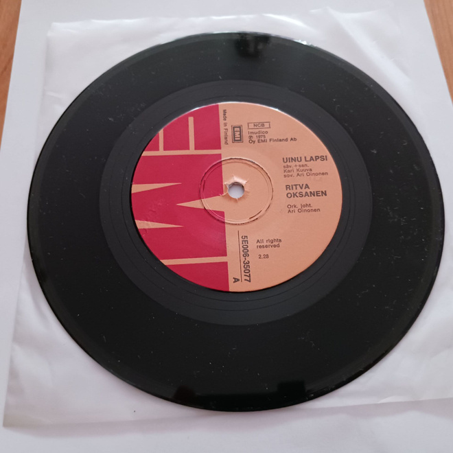 Ritva Oksanen – Uinu Lapsi / Juhannusvalssi 7" orig -75 uusi
