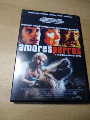 AMORES PERROS DVD futurefilm