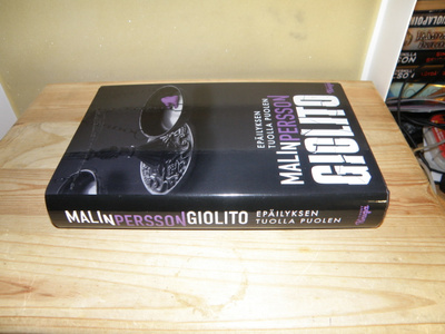 Malin Persson Giolito Epäilyksen tuolla puolen (sidottu)
