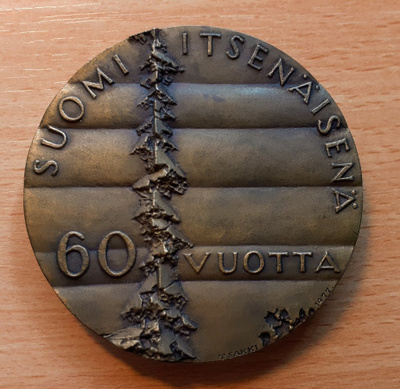 Terho Sakki "Suomi itsenäisenä 60v 1977  mitali"