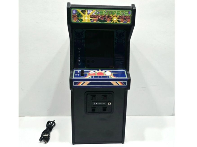 New Wave Toys Centipede Replicade mini arcade pelikone