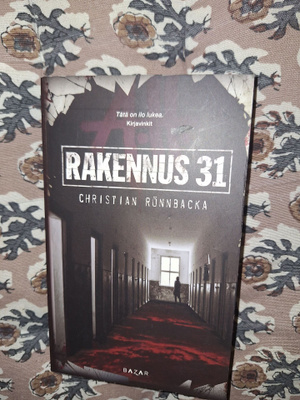 Christian Rönnbacka : Rakennus 31 , pokkari