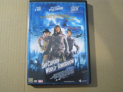 SKY CAPTAIN AND THE WORLD OF TOMORROW ( Jude Law )