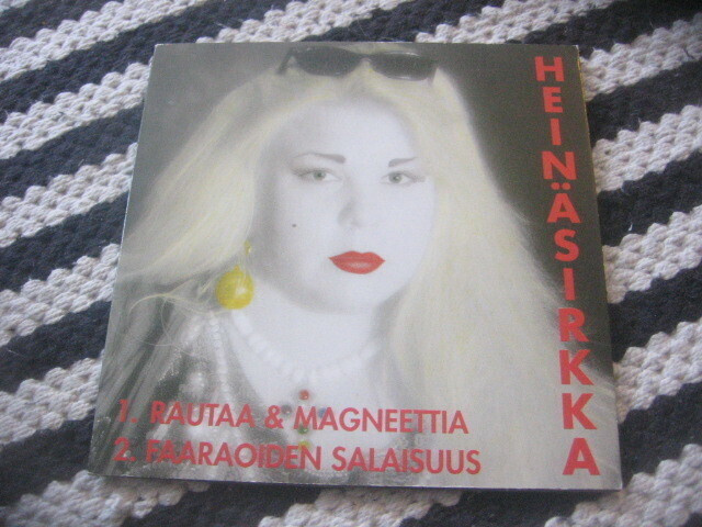 Heinäsirkka - Rautaa ja magneettia (promo cds)