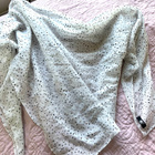 Pola pilkullinen huivi hopeakimalteilla - pikkukuva 2