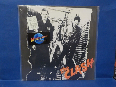 THE CLASH - S/T EX-/EX+ UK 81-82 PRESS LP