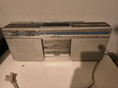 Vanha Philips radio