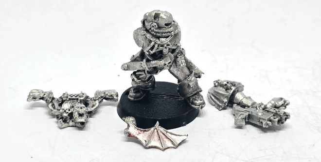 WH40K - Chaos Space Marines Night Lords Hero [S83]