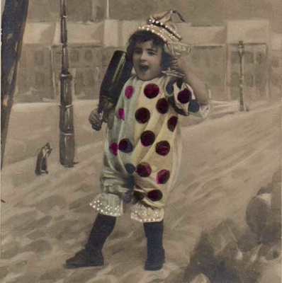 LAPSI / Hauska pieni klovni ja uuden vuoden skumppa. 1900-l.