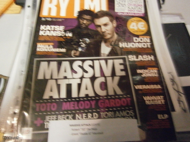 MASSIVE ATTACK KAKSI NIMMARIA RYTMI-LEHDESSÄ