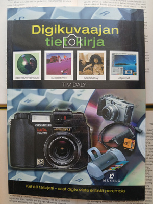 Tim Daly - Digikuvaajan tietokirja (nid.)