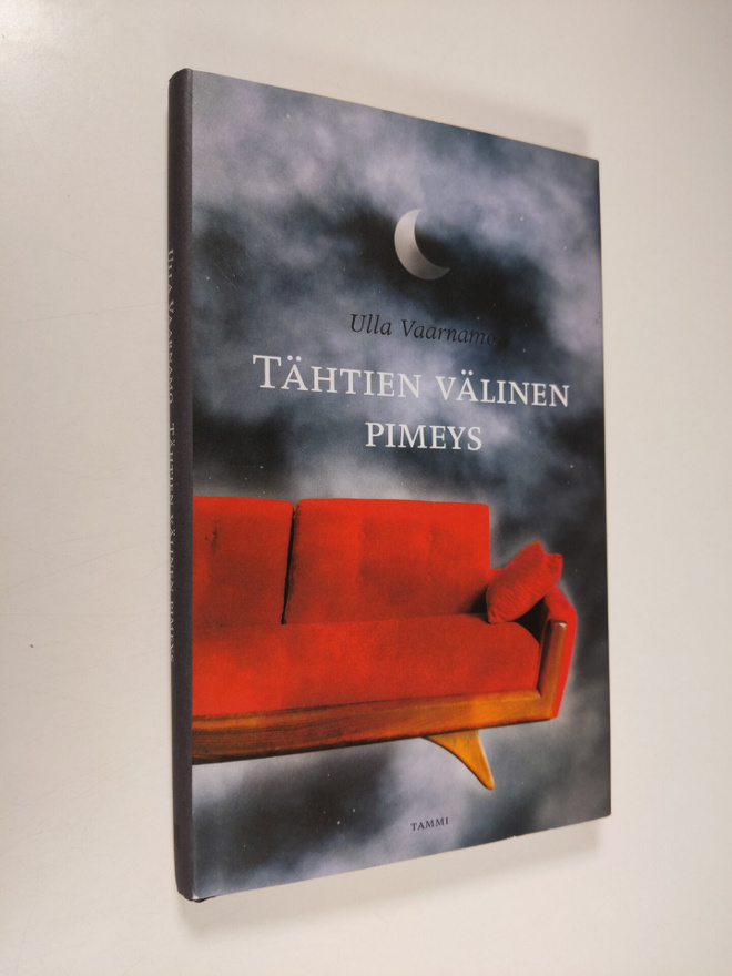 Ulla Vaarnamo : Tähtien välinen pimeys