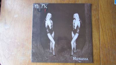 Nuns : Rumania (muoveissa oleva uusi vinyyli, cheesecake)
