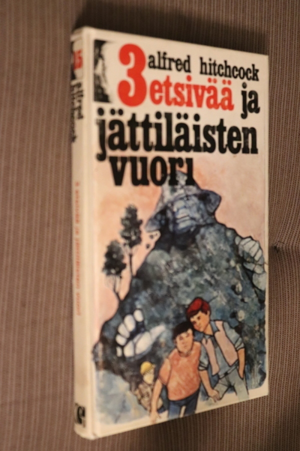 3 Etsivää ja jättiläisten vuori ( 1.p. 1977 )