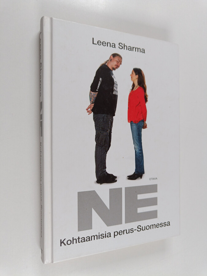 Leena Sharma : Ne : kohtaamisia perus-Suomessa (signeerat...