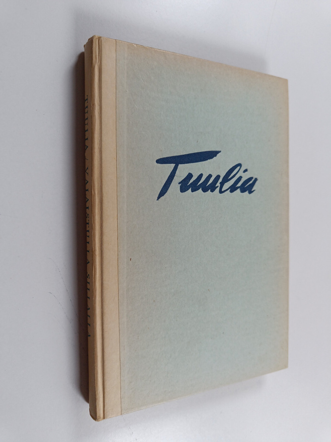 Tuulia : Valaistulla sillalla : pakinoita