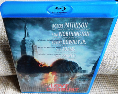 Love & Distrust Blu-ray