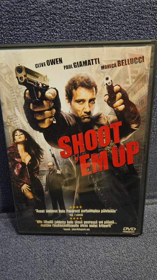 Shoot 'Em Up ( Clive Owen, Monica Bellucci )