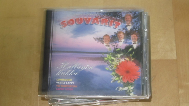 Lasse Hoikka & Souvarit – Hallayön kukka