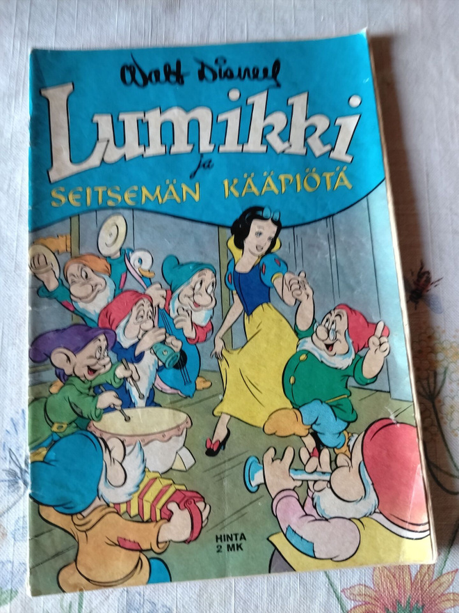 lumikka ja seitsemän kääpiötä