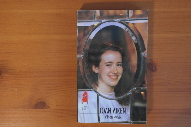 Joan Aiken:Vihan kylvö.2.P.1994.Nid.Sapo 90.