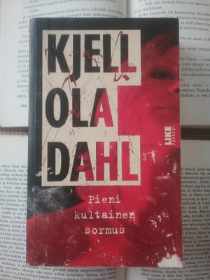 Kjell Ola Dahl - Pieni kultainen sormus (pokkari)