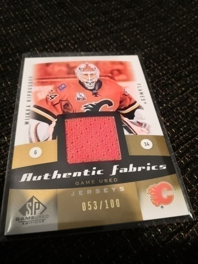 2010-11 SP Authentic Fabrics Gold Miikka Kiprusoff /100
