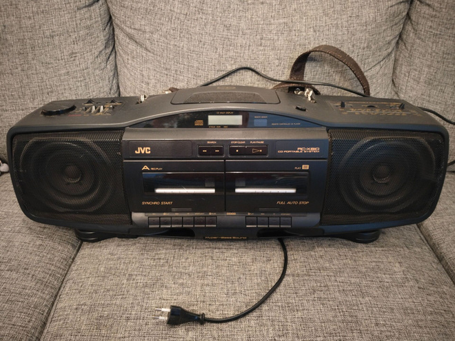 JVC CD/kasetti soitin, poppikone kesäksi!