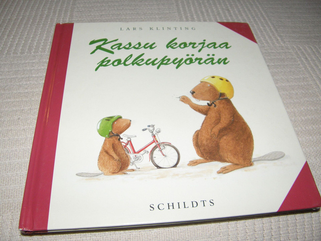 Lars Klinting KAssu korjaa polkupyörän