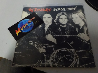 RUNAWAYS - SCHOOLDAYS M-/M- 7'' SINGLE