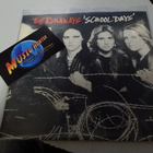 RUNAWAYS - SCHOOLDAYS M-/M- 7'' SINGLE - pikkukuva 1
