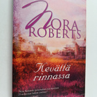 Nora Roberts : Kevättä rinnassa - pikkukuva 1